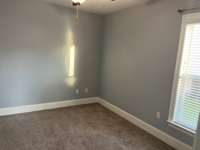 Building Photo - 5851 Vlg Rdg Wy