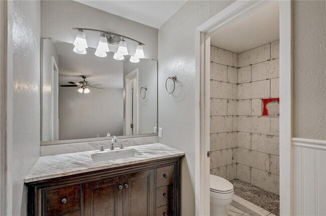 Building Photo - 906 Cactus Dr