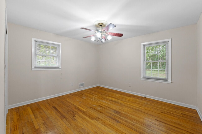 Building Photo - 1001 Beverly Heights Dr