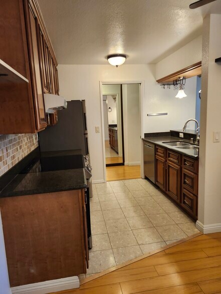 Building Photo - 40425 Chapel Way