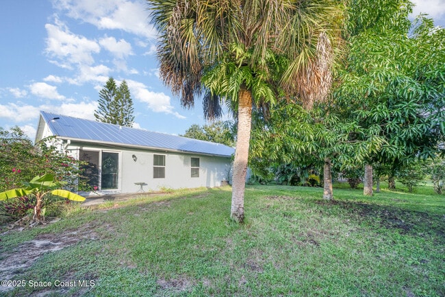 Building Photo - 511 Biscayne Ln