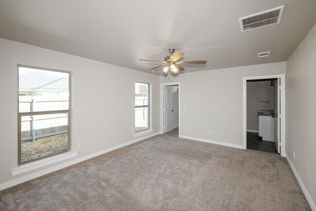 Building Photo - 1536 Montaluse Rd