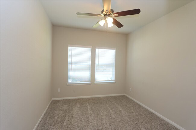Building Photo - 7219 Toluca Dr