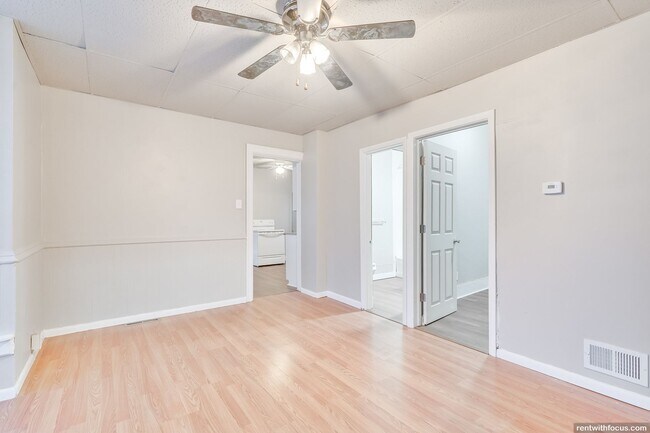 Building Photo - 645 5th St