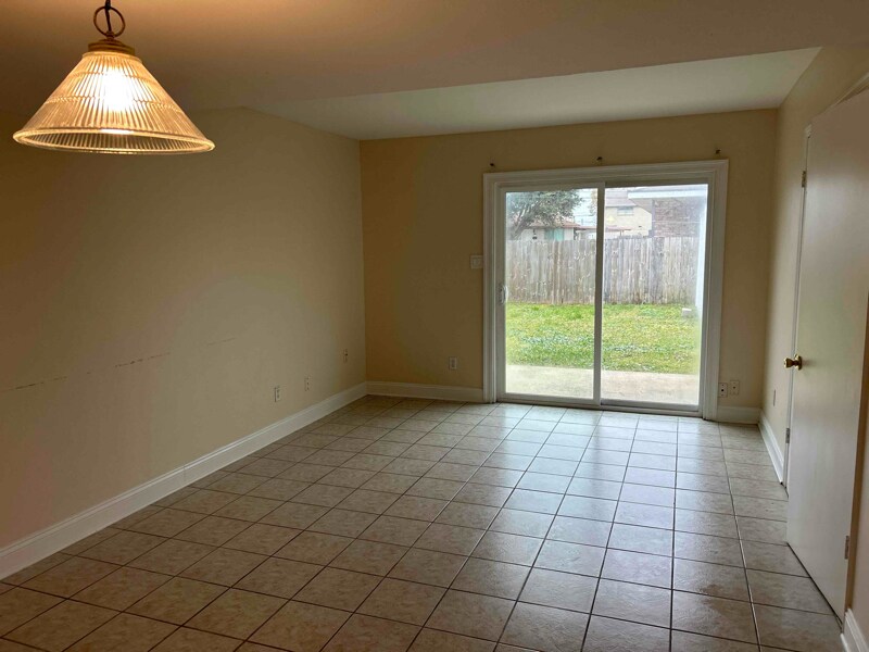 Building Photo - 3731 Bunker Hill Dr