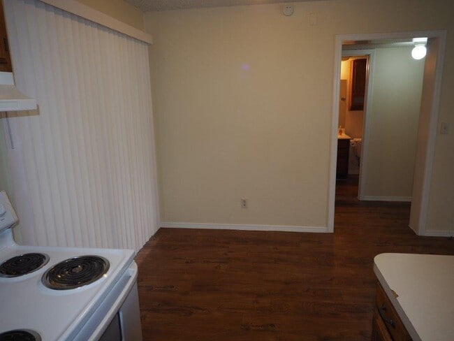 Building Photo - 124 Hillside Dr