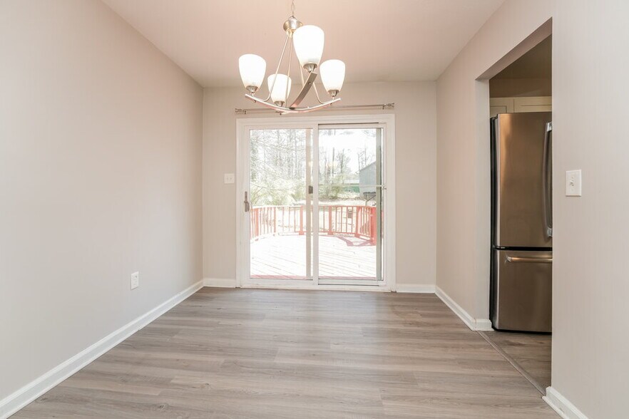 Building Photo - 2194 Cherokee Valley Cir