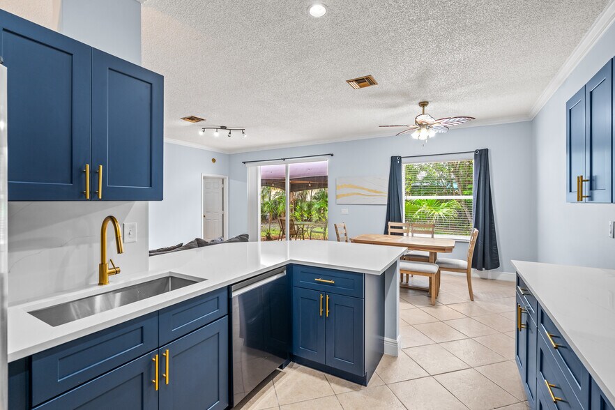 Building Photo - 1242 Olympic Cir