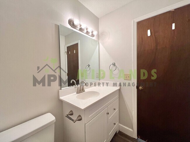 Building Photo - 6101 McMillan Cir