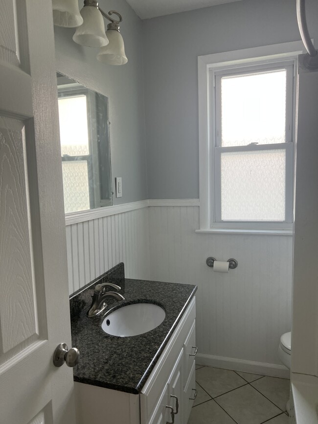 Primary Photo - 822 Hampton Ave