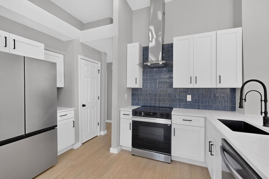 Building Photo - 7809 Cornell Dr