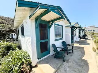 Building Photo - For Lease Furnished - Cliffside Beach Cottage with Panoramic Ocean Views – Ocean Beach