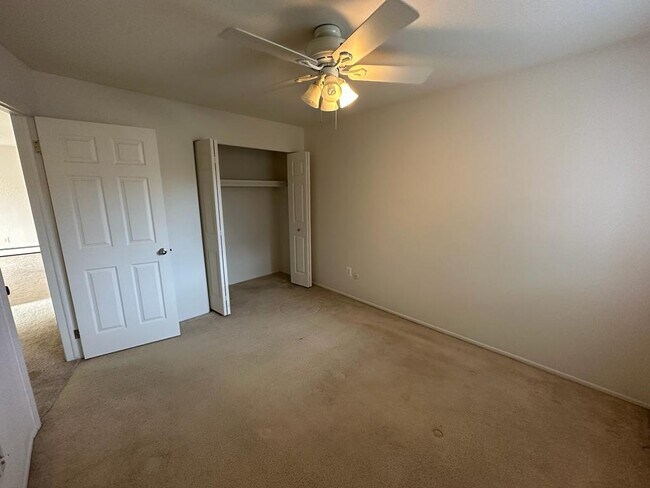 Building Photo - 1918 Axtell Dr