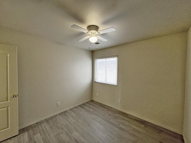 Building Photo - 7152 Elk Creek Rd NE