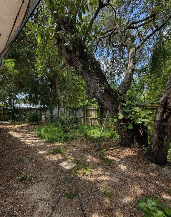 Building Photo - 2653 SW 51st St