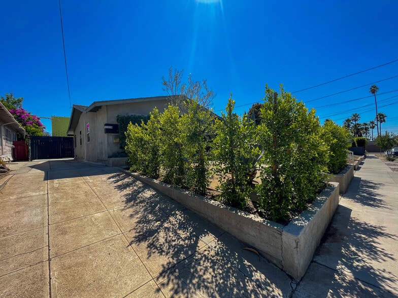 Building Photo - 958 Camulos St