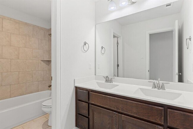 Building Photo - 2953 Diego Dr