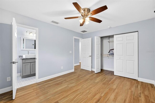 Building Photo - 1012 W Adalee St