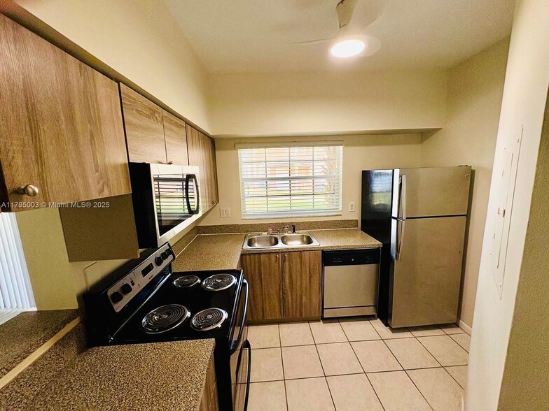 Primary Photo - 2061 NW 96th Ter