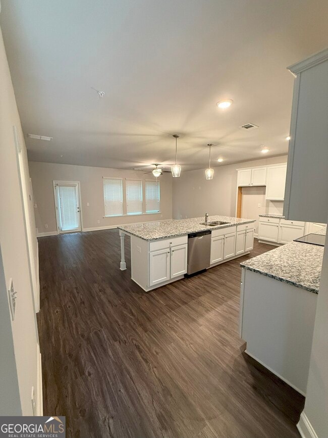 Building Photo - 2576 Mls Cmn Dr