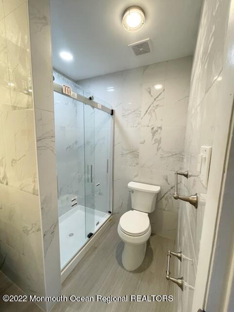 Building Photo - 331 Oak Knoll Dr