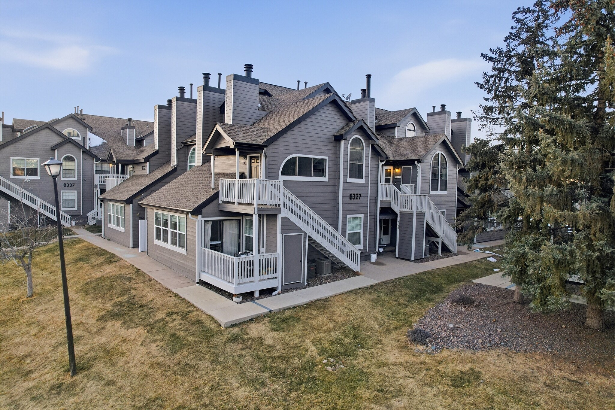 Building Photo - 8327 S Upham Way