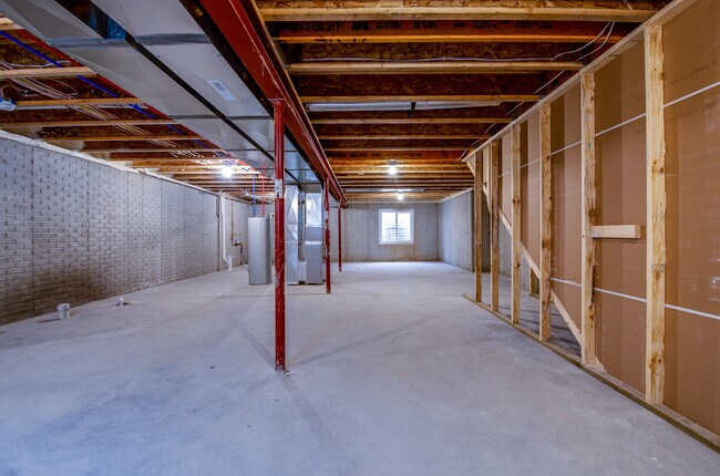 Building Photo - 9250 Brook Hollow Ln