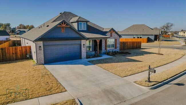 Building Photo - Owasso Dream Home! New Construction! Encla...