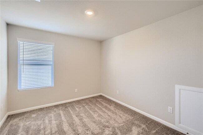 Building Photo - 2478 Moselle Ln