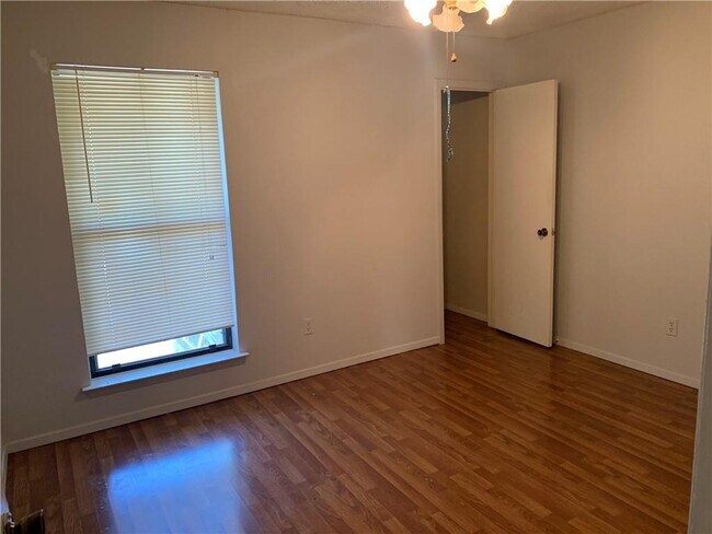 Building Photo - 10616 Mellow Meadow Dr