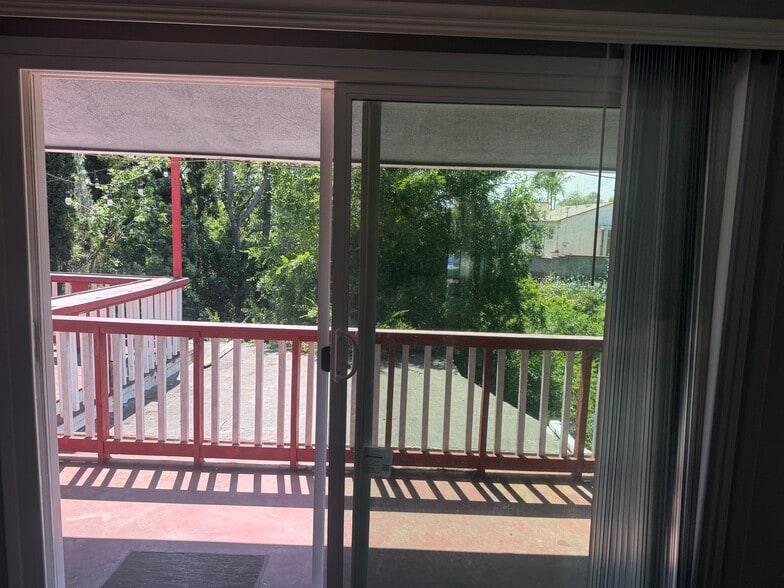 Sliding door to balcony - 4580 55th St