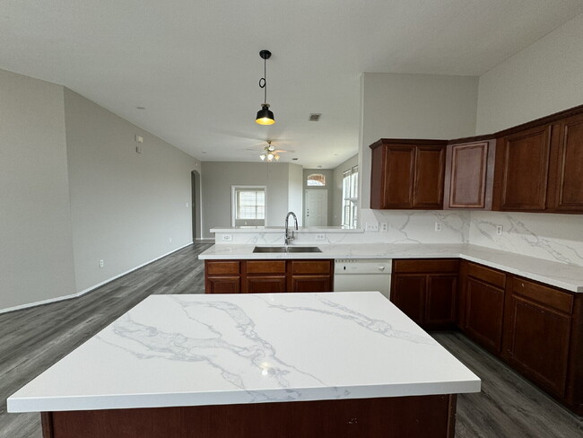Building Photo - Enjoy living in this single story 3 bedroom+office that has a closet so it could be a 4th bedroom...