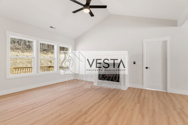 Building Photo - 11 Apple Meadow Ln