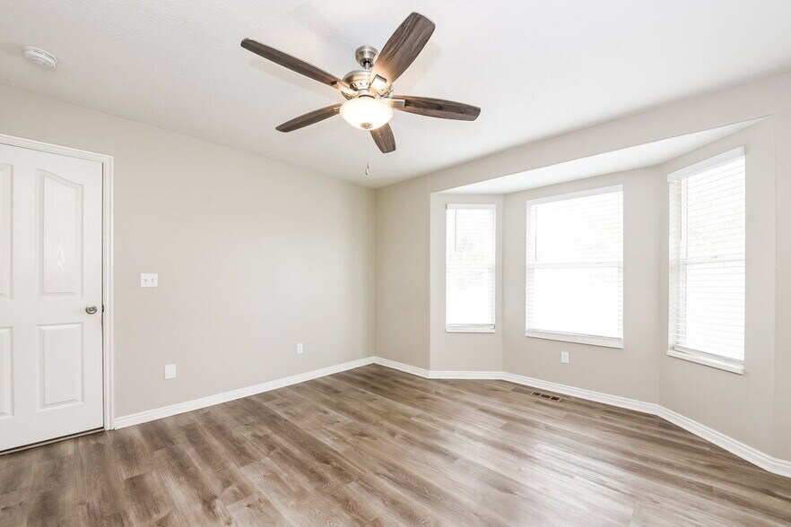 Building Photo - 1116 Mustang Ln
