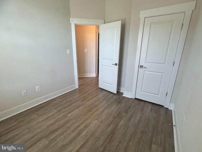 Building Photo - 213 Pomegranate Ln