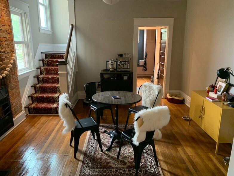 Dining Room - 2569 Summit St