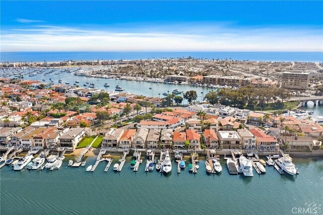 Building Photo - 411 Goldenrod Ave