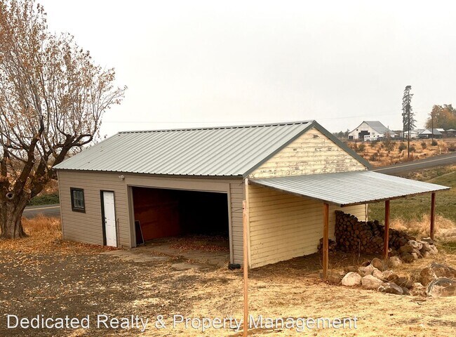 Building Photo - 2 br, 1 bath House - 261 Wilcox Rd.