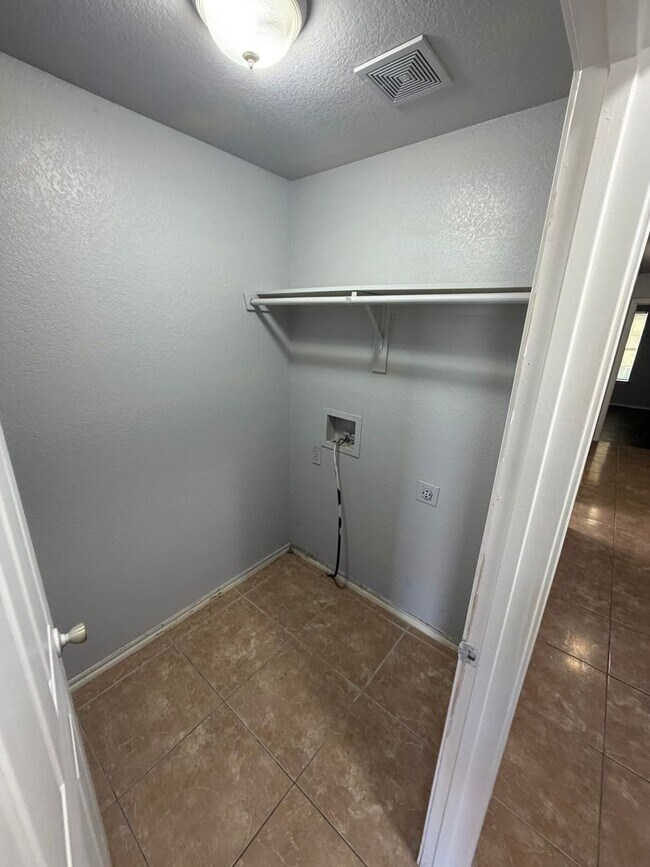 Building Photo - 3604-3606 Laughton St