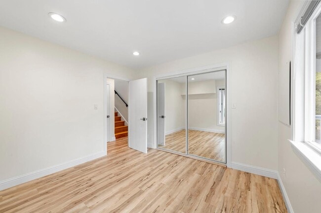 Building Photo - 714 Rockaway Beach Ave