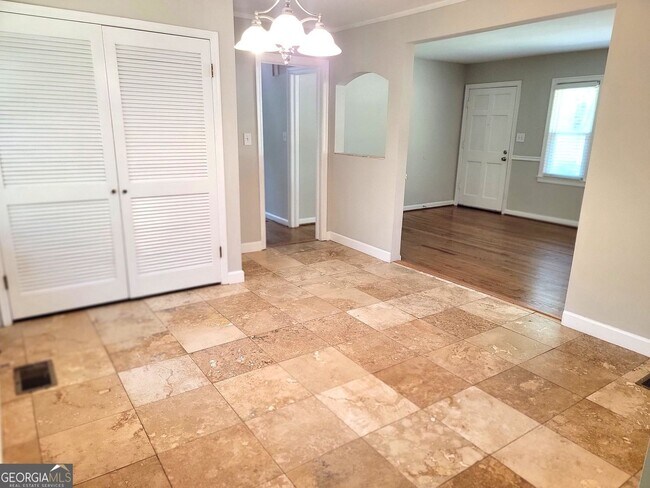 Building Photo - 1061 Homewood Ct