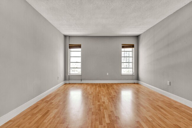 Building Photo - 1345 West Ave