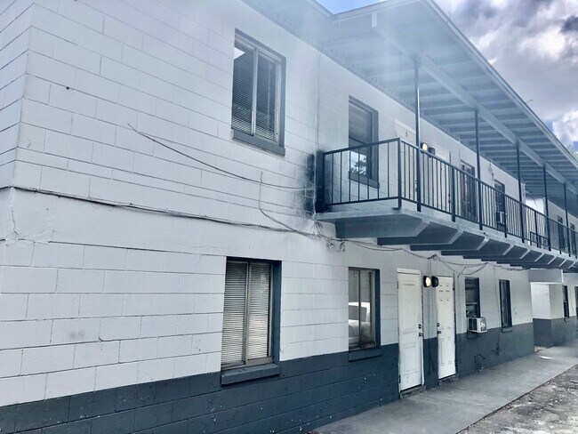 Building Photo - 430 Sunset