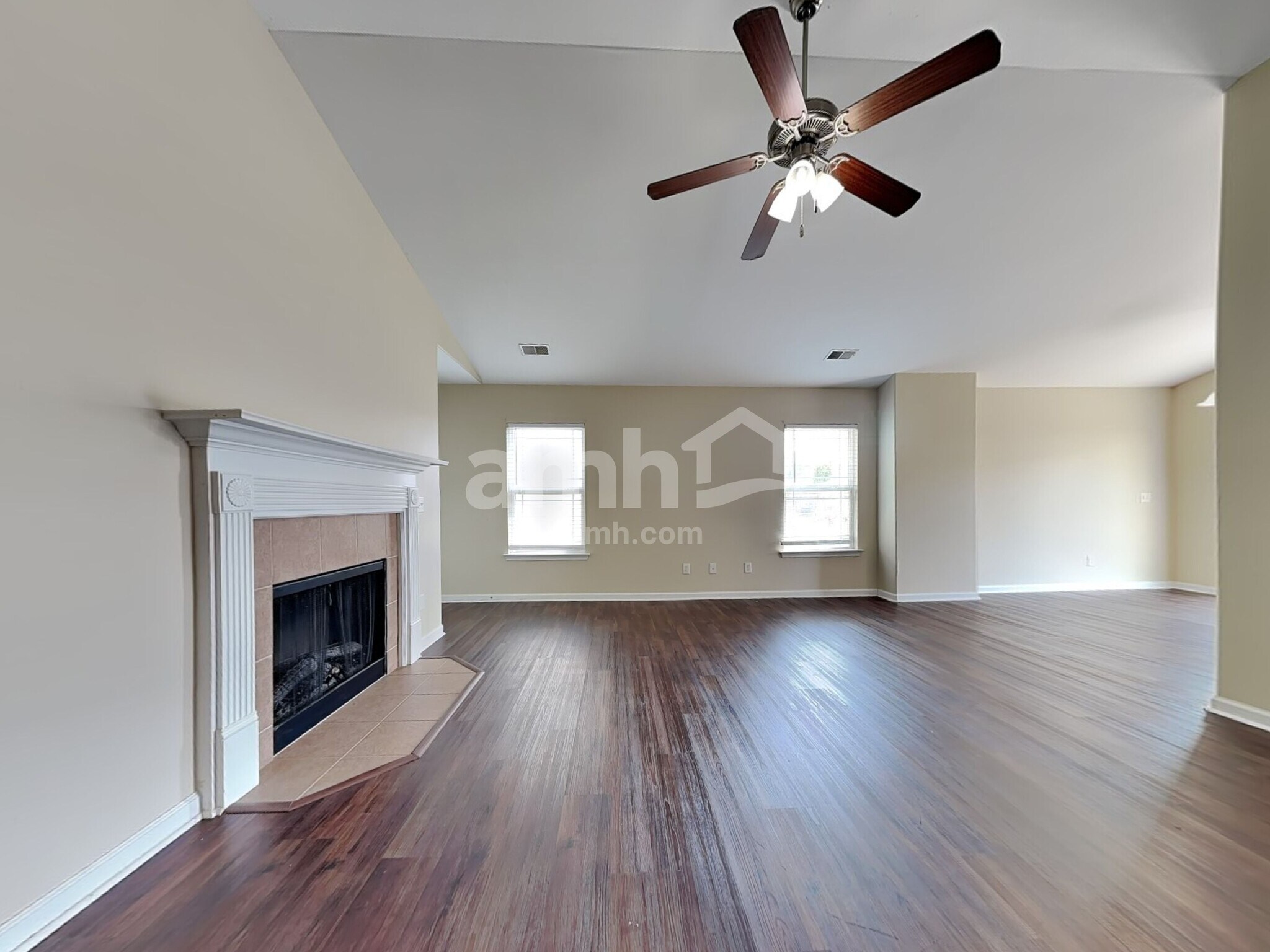 Building Photo - 117 Lakepointe Dr