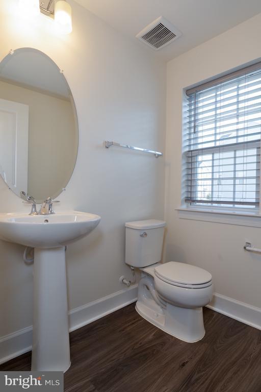 Building Photo - 9105 Fox Stream Way