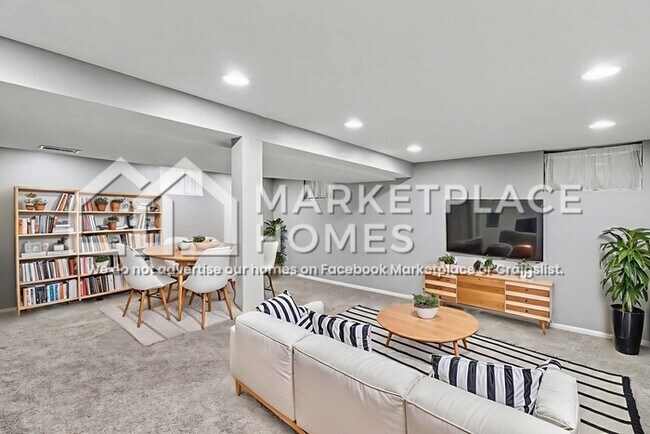 Building Photo - 2618 N Upton Ave