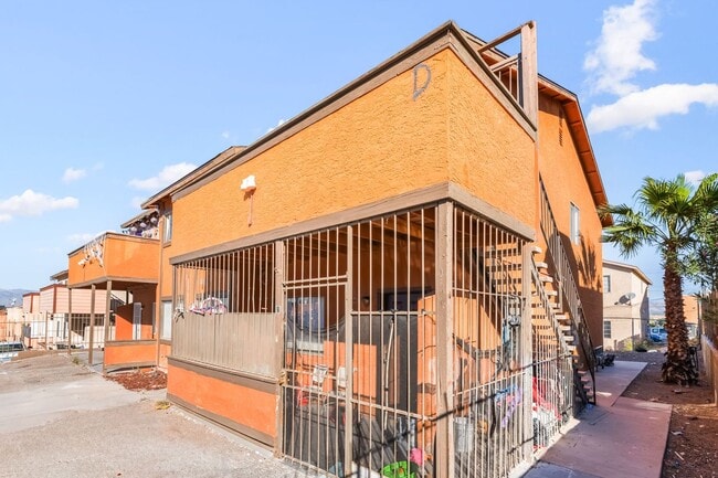 Building Photo - Upgraded 3 Bedroom Unit Near Air Force Base!
