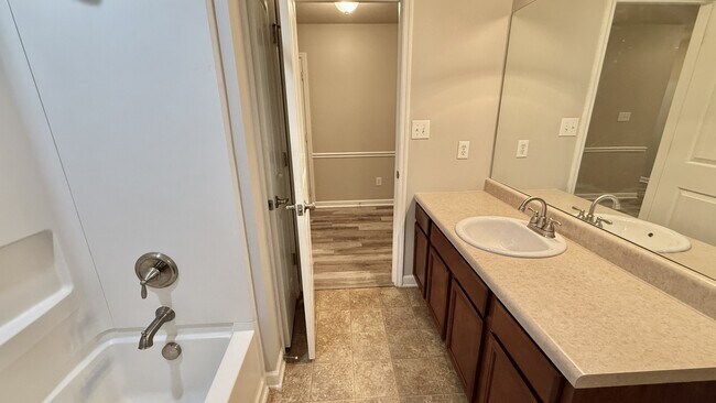 Building Photo - 1813 Clayton Cove Dr NW