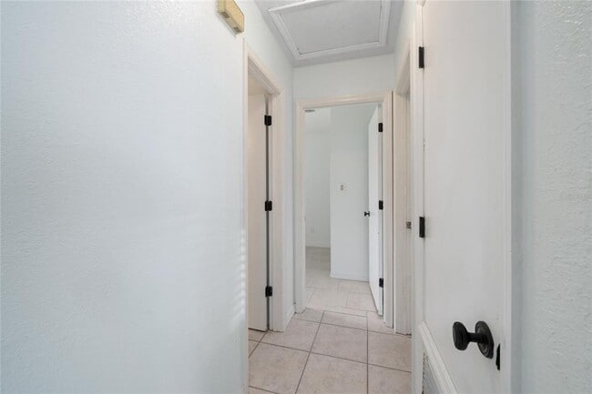 Building Photo - 245 Moonbeam Rd