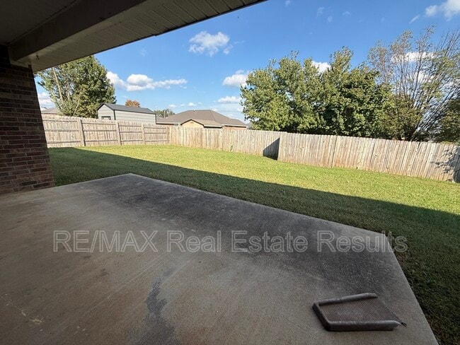 Building Photo - 420 Spicewood Trail